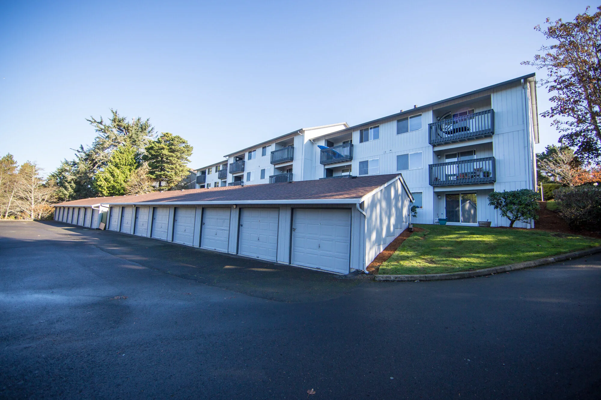 Aerial and exterior — Lakepointe 9