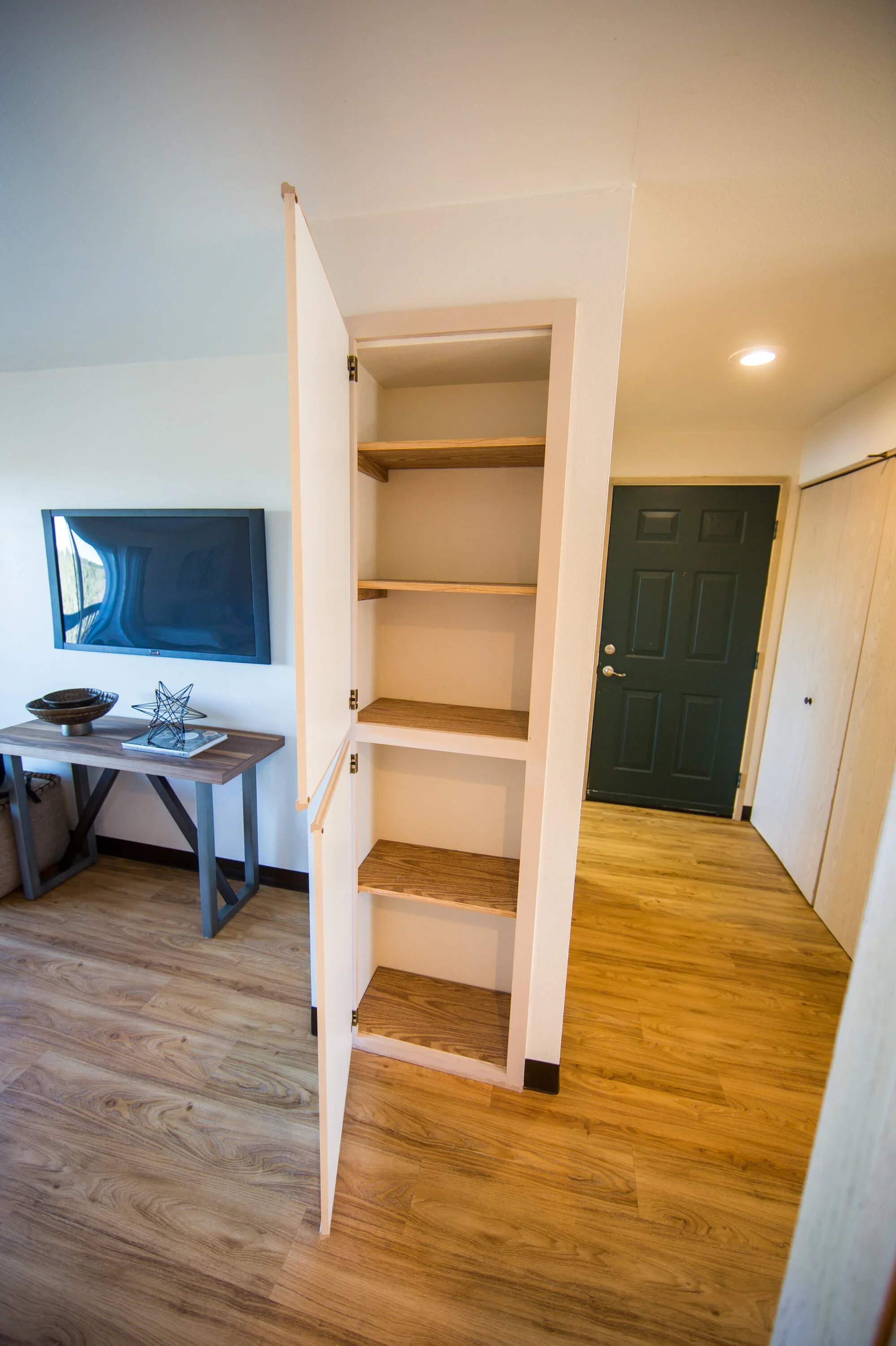 Entryway, hallway, and storage — Lakepointe 37
