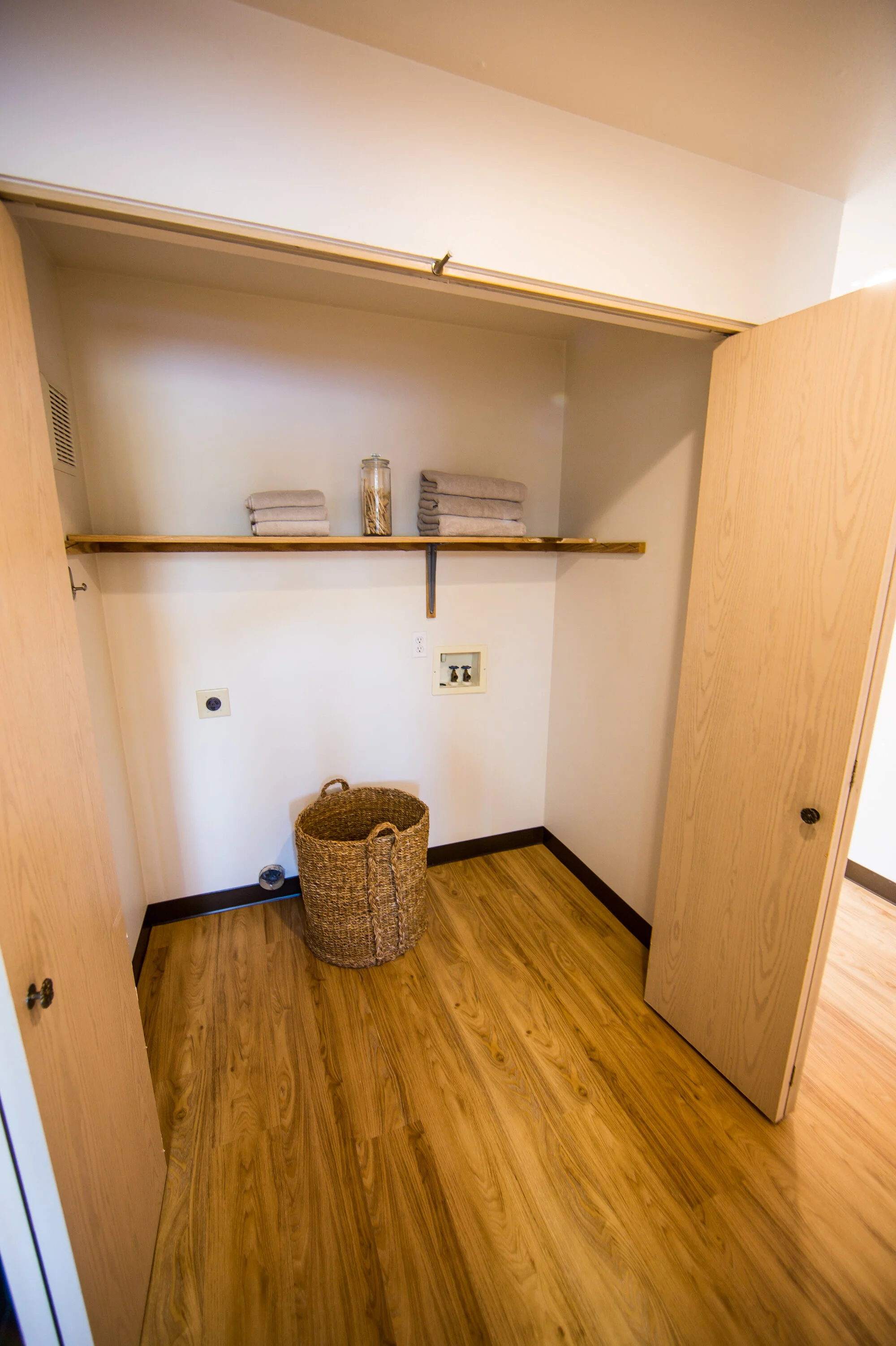 Entryway, hallway, and storage — Lakepointe 39